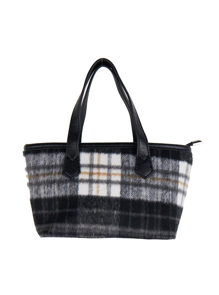 soft-checkered-shoulder-bag-ij510