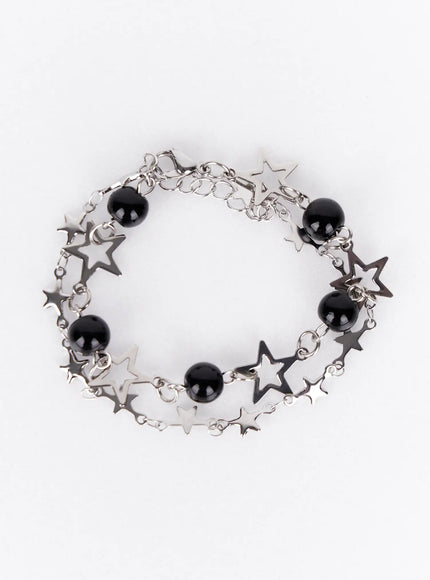 star-charm-bracelet-with-black-beads-iy520
