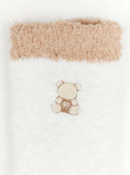 teddy-bear-fuzzy-socks-iy511