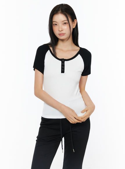 short-sleeve-colorblock-henley-tee-iu516