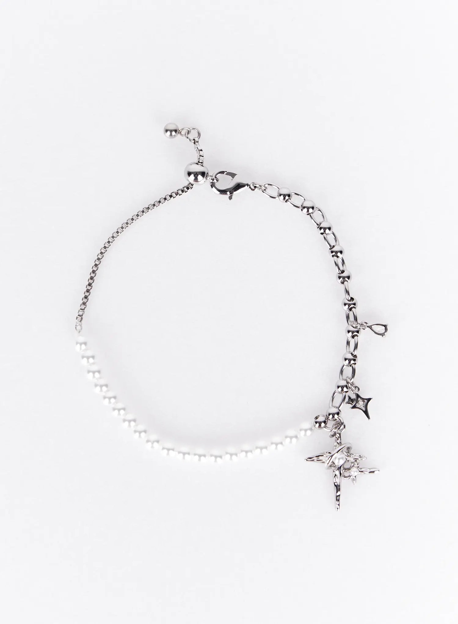 pearl-cross-charm-bracelet-iy520