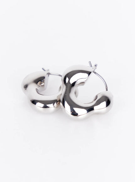 chic-metallic-hoop-earrings-iy520