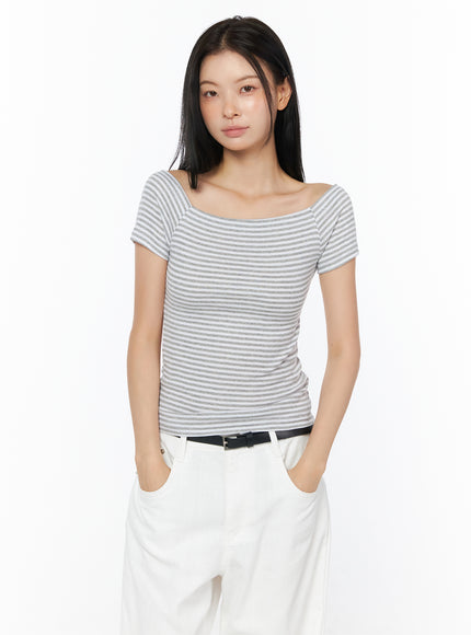 stripe-off-shoulder-top-iu516