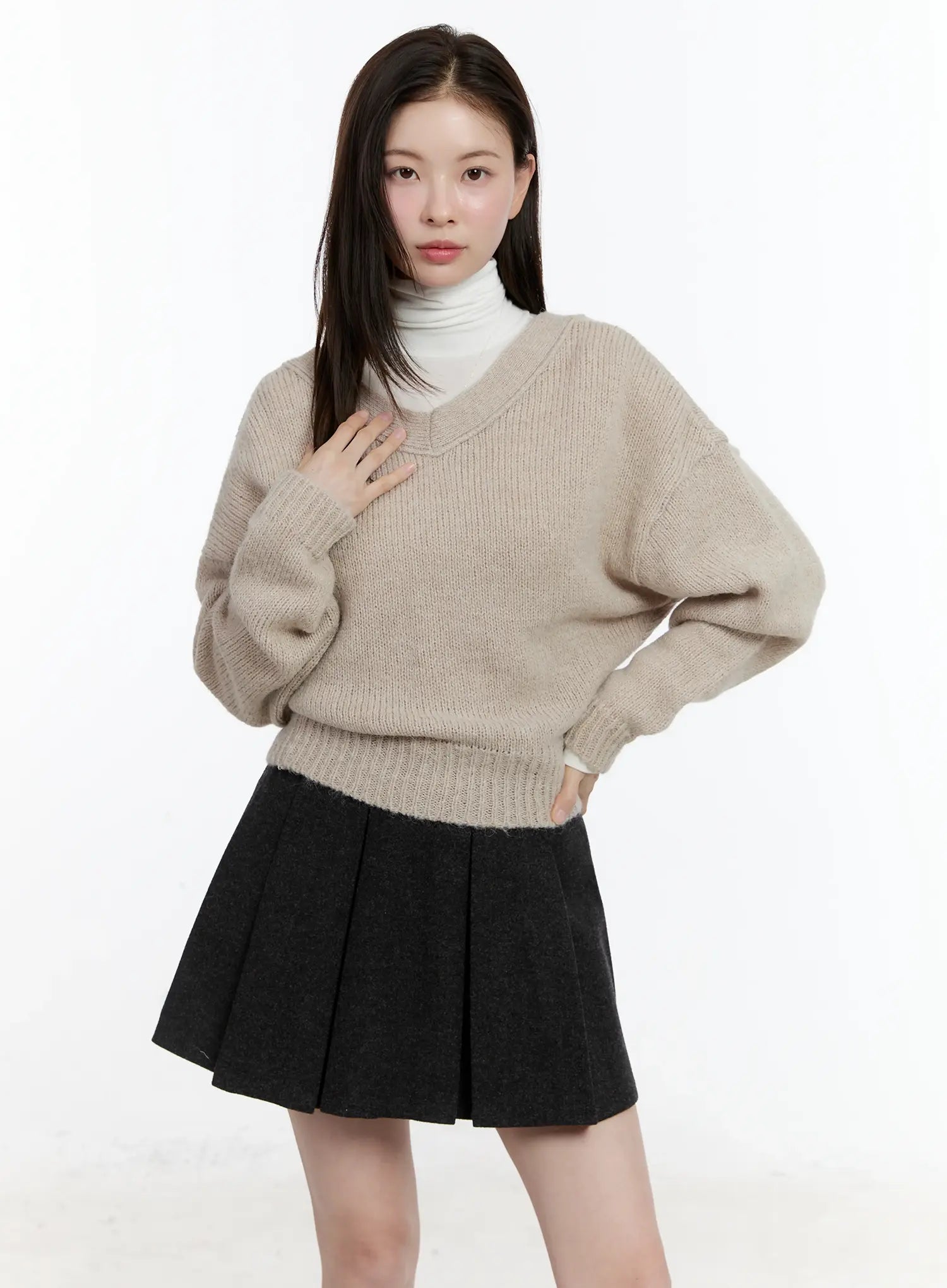 reversible-classic-v-neck-cardigan-id511 / Beige