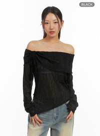 see-through-textured-off-shoulder-top-is402 / Black