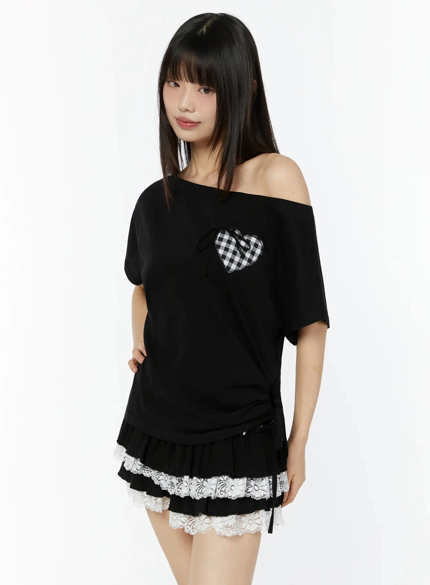 heart-patch-one-shoulder-oversized-t-shirt-iu518 / Black