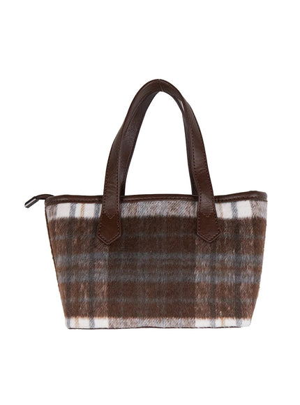 soft-checkered-shoulder-bag-ij510 / Brown