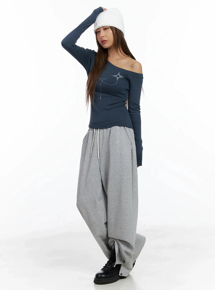 geometric-studded-off-shoulder-top-in528 / Dark blue