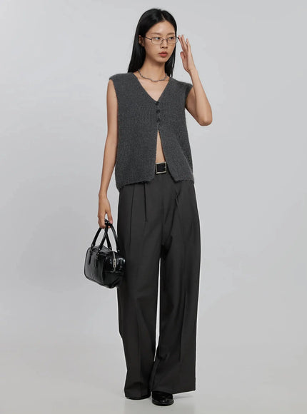 textured-v-neck-knit-vest-id504 / Dark gray