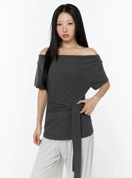 draped-off-shoulder-wrap-top-iu522 / Dark gray