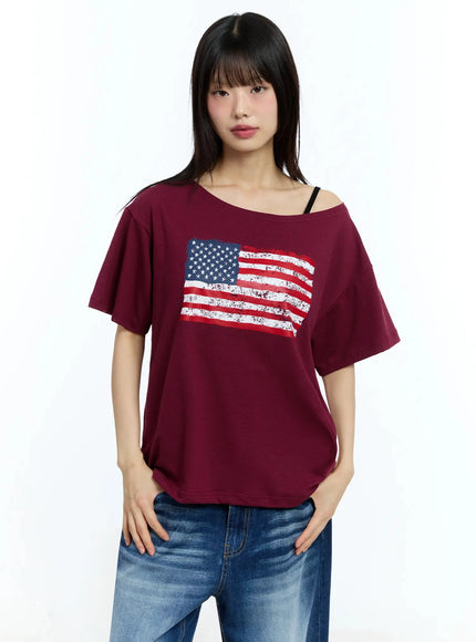 off-shoulder-graphic-print-tee-iu525 / Dark red