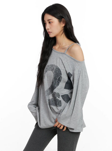casual-graphic-long-sleeve-off-shoulder-top-in528 / Gray