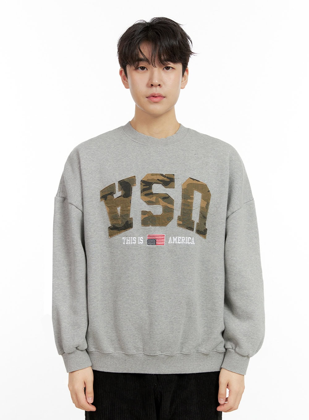 mens-camo-patch-crewneck-sweatshirt-in422 / Gray