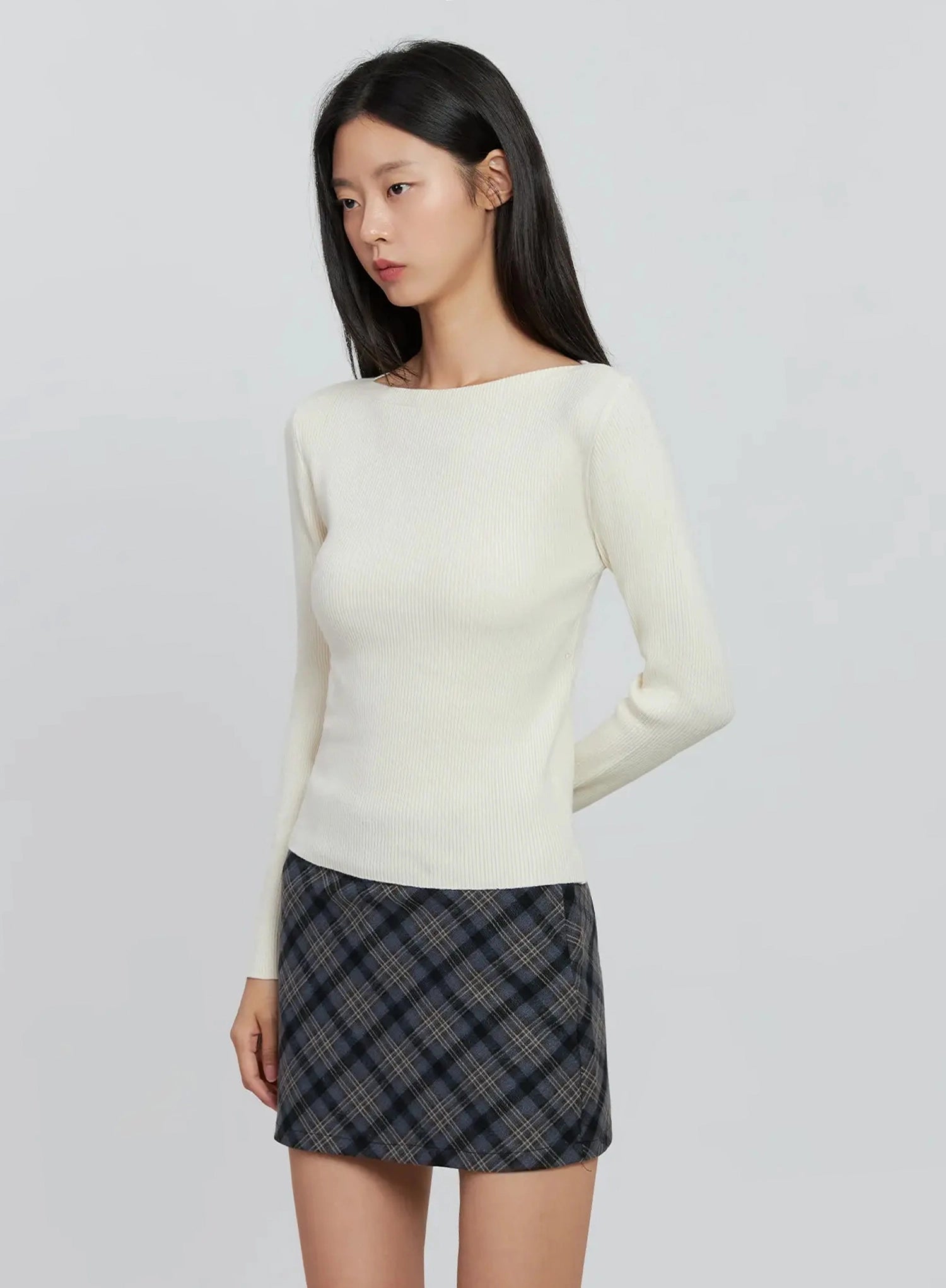 chic-boat-neck-sweater-in507 / Light beige