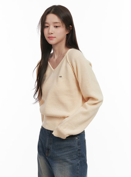 comfort-v-neck-crop-sweater-ij510 / Light beige