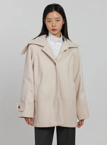 oversized-high-collar-short-coat-ij508 / Light beige