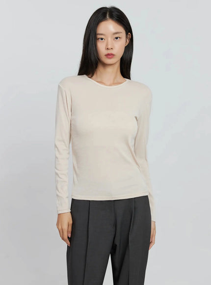 essential-round-neck-long-sleeve-top-in507 / beige