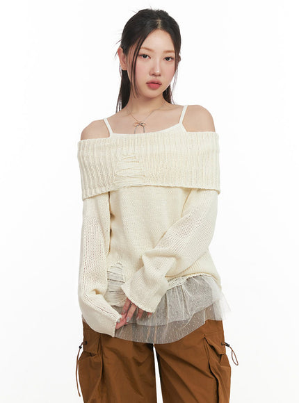 off-shoulder-distressed-sweater-im525 / Light beige