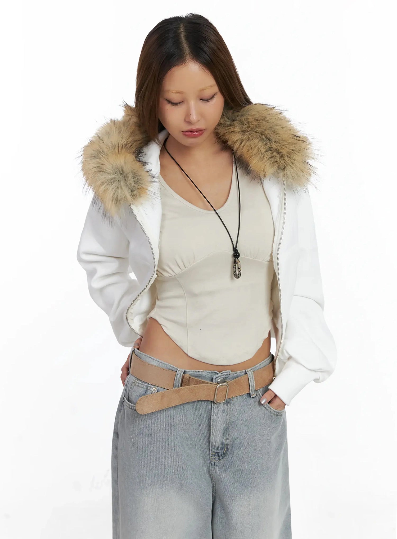 faux-fur-cropped-zip-up-hoodie-in528 / White