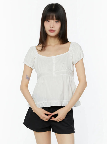 square-neck-ruffle-blouse-iu518 / White