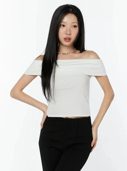soft-ribbed-off-shoulder-top-iu522 / White