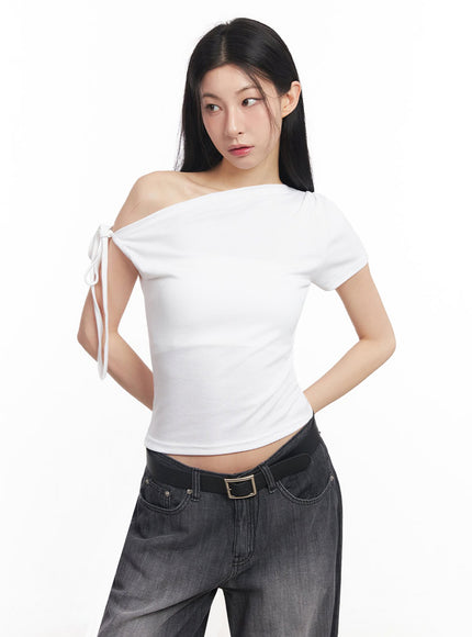 one-shoulder-ribbon-top-iy529 / White