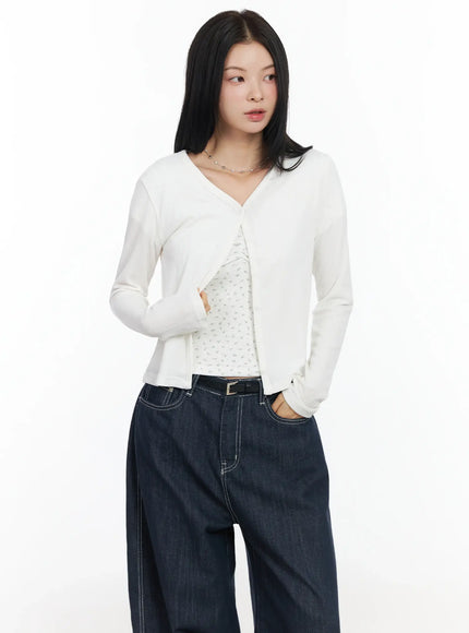 ribbed-v-neck-cardigan-im524 / White