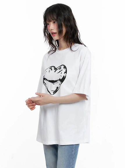 heart-graphic-tee-il531 / White