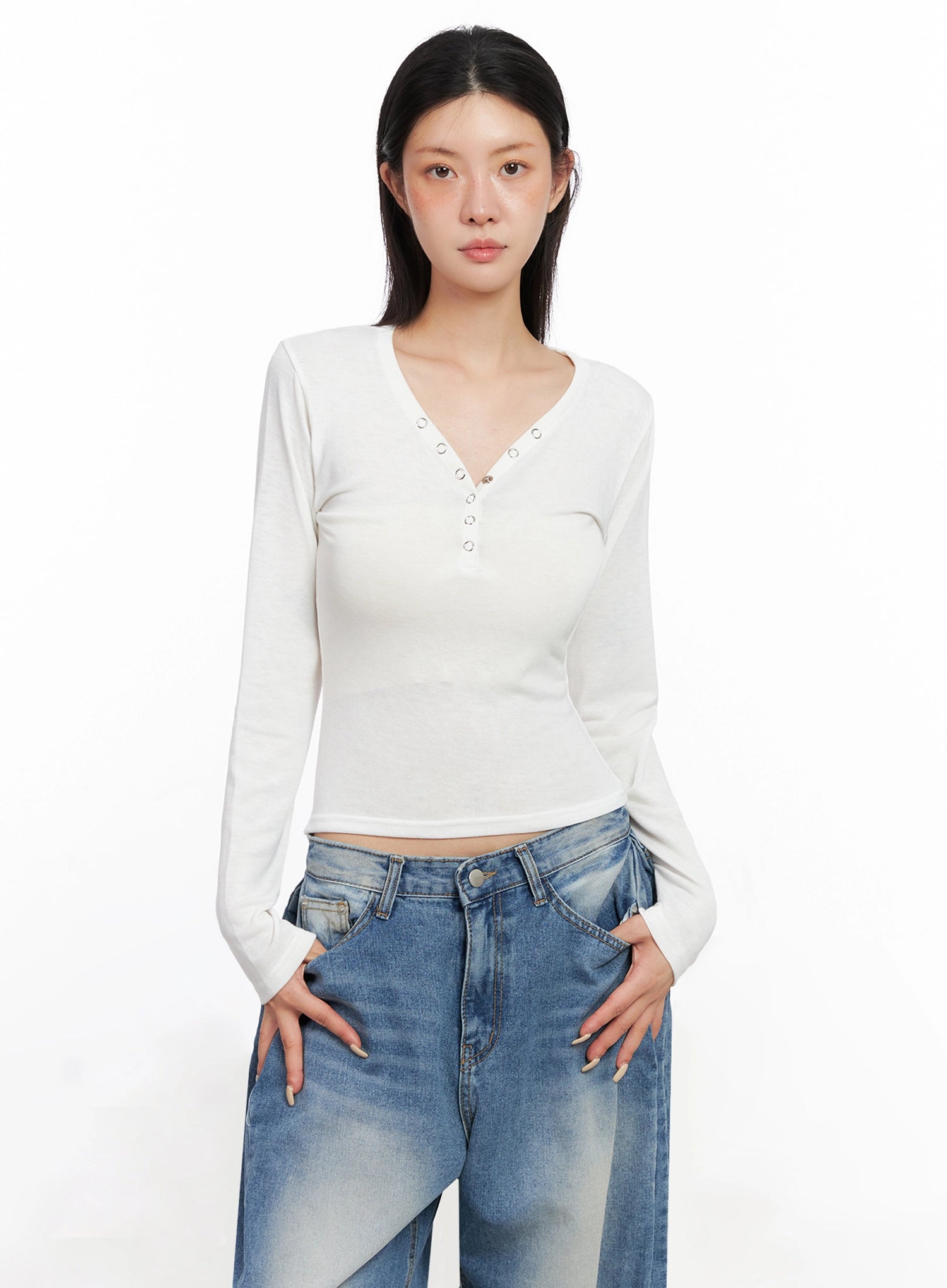 slim-fit-long-sleeve-henley-tee-is515 / White