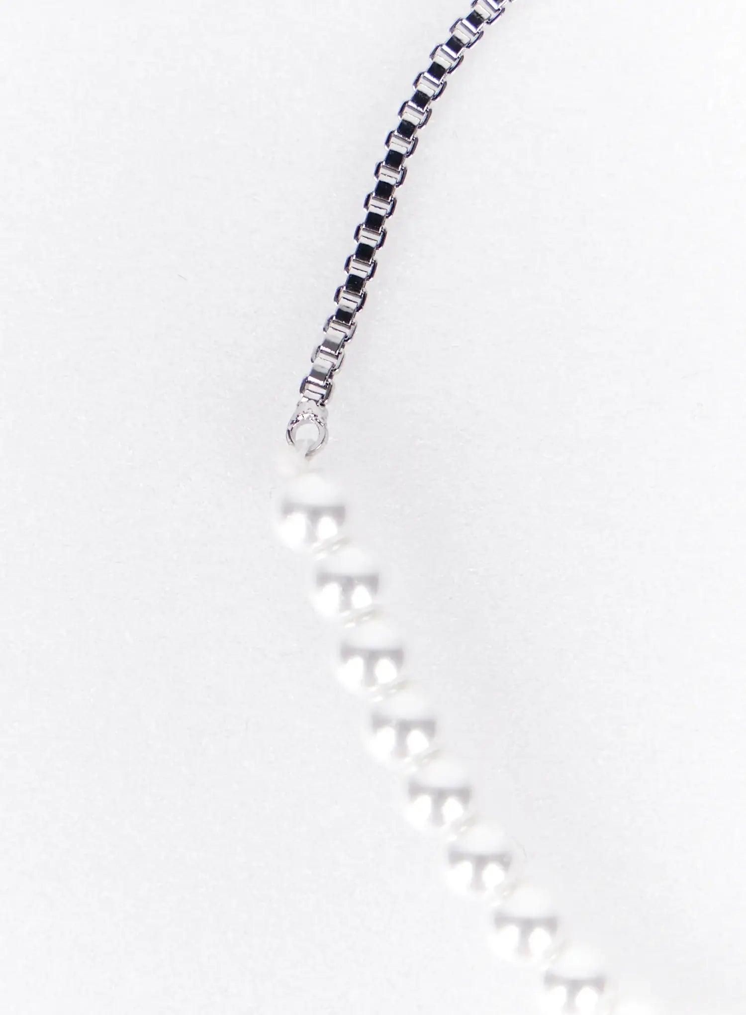 pearl-cross-charm-bracelet-iy520