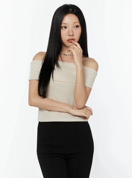 soft-ribbed-off-shoulder-top-iu522 / Beige
