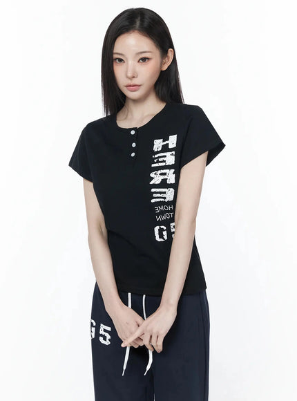 henley-neck-graphic-tee-iu512 / Black