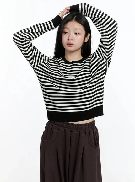 striped-round-neck-knit-top-im519 / Black