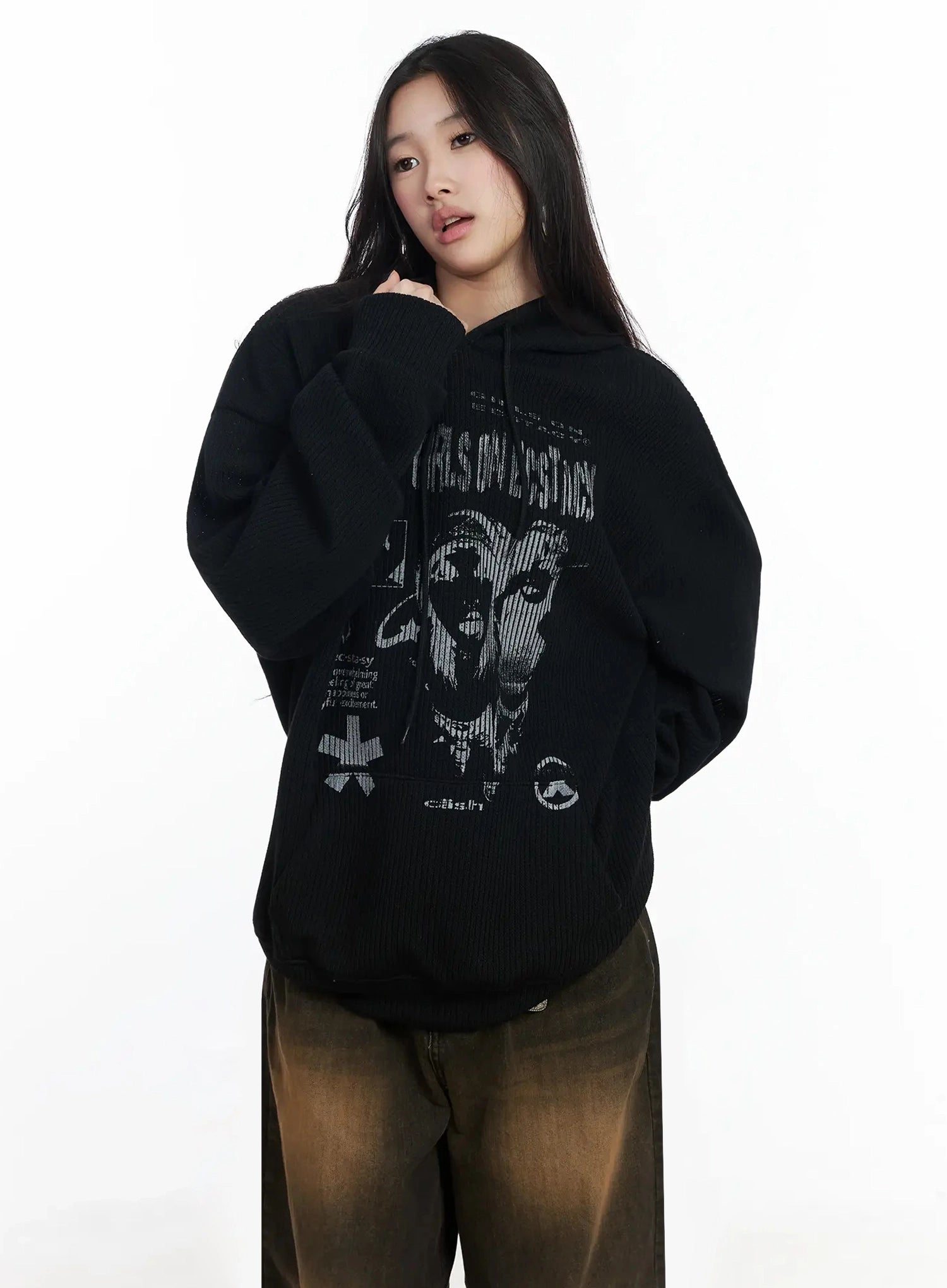 ribbed-graphic-knit-hoodie-im502 / Black