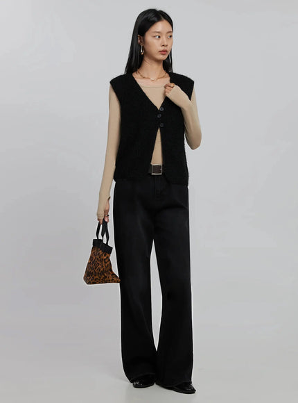 textured-v-neck-knit-vest-id504 / Black