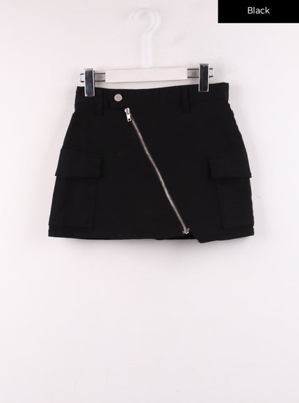 asymmetrical-zip-cargo-mini-skirt-ij430 / Black