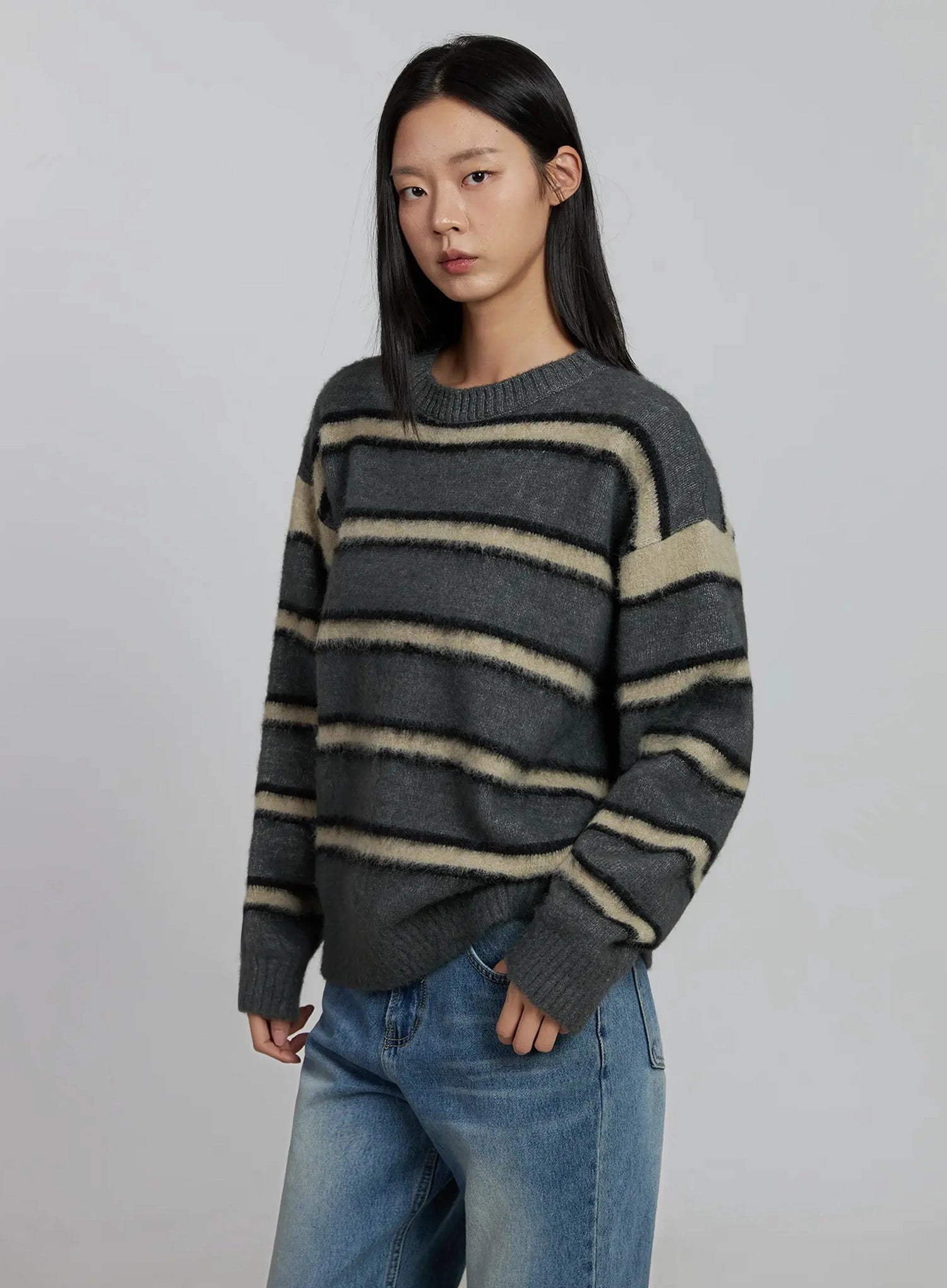 cozy-stripe-pattern-sweater-im520 / Dark gray