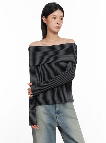 striped-off-shoulder-top-is508 / Dark gray