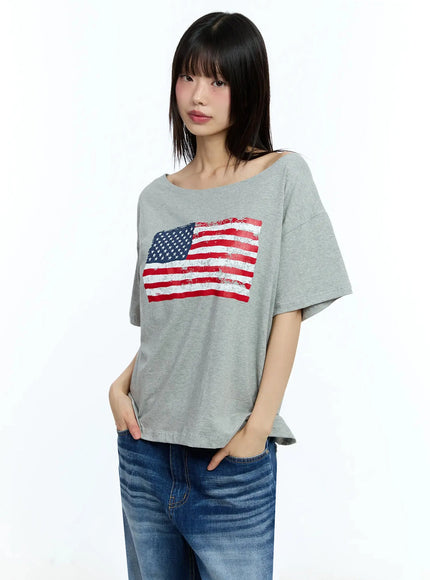 off-shoulder-graphic-print-tee-iu525 / Gray
