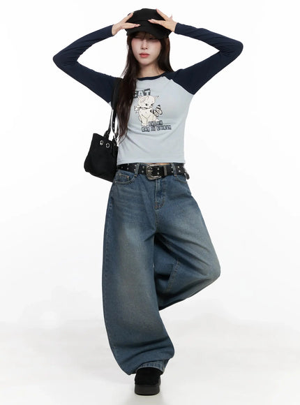 cat-graphic-raglan-top-in503 / Light blue