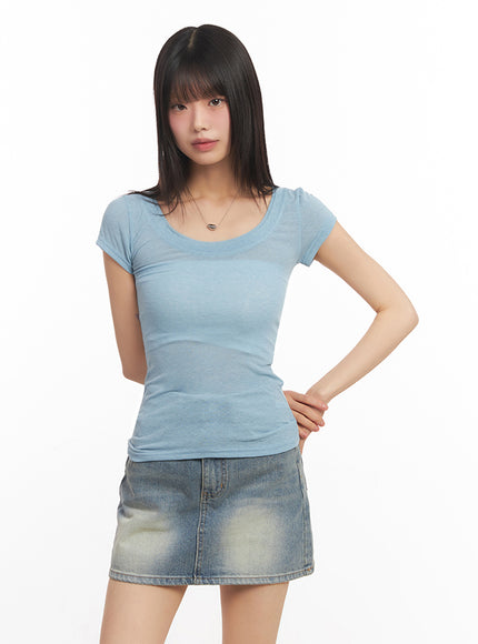 slim-fit-slightly-sheer-top-ia528 / Light blue