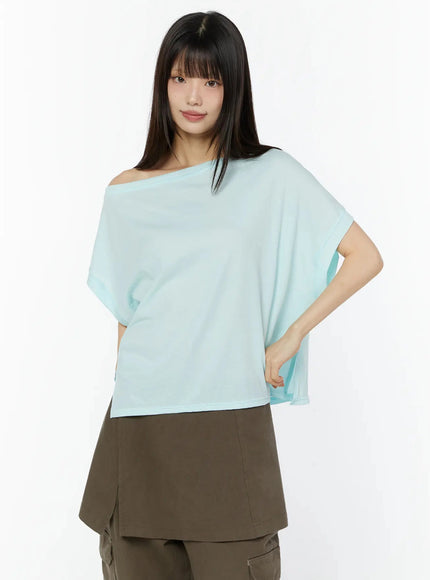 trendy-off-shoulder-tee-iu518 / Light blue