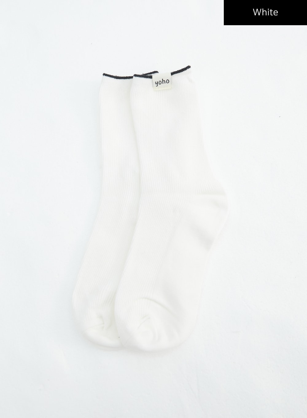 ribbed-knit-socks-in316 / White