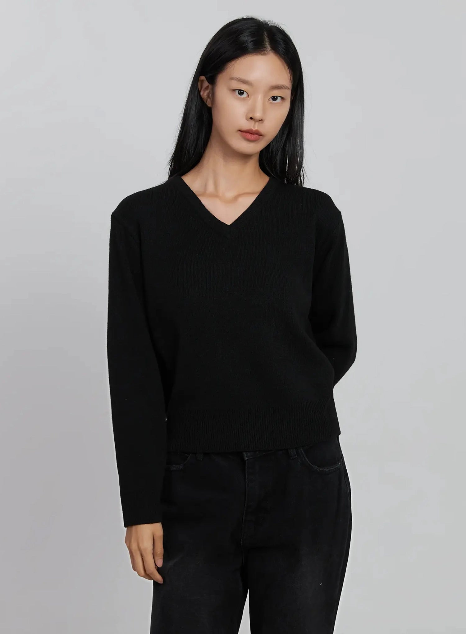 v-neck-knit-sweater-id516 / Black