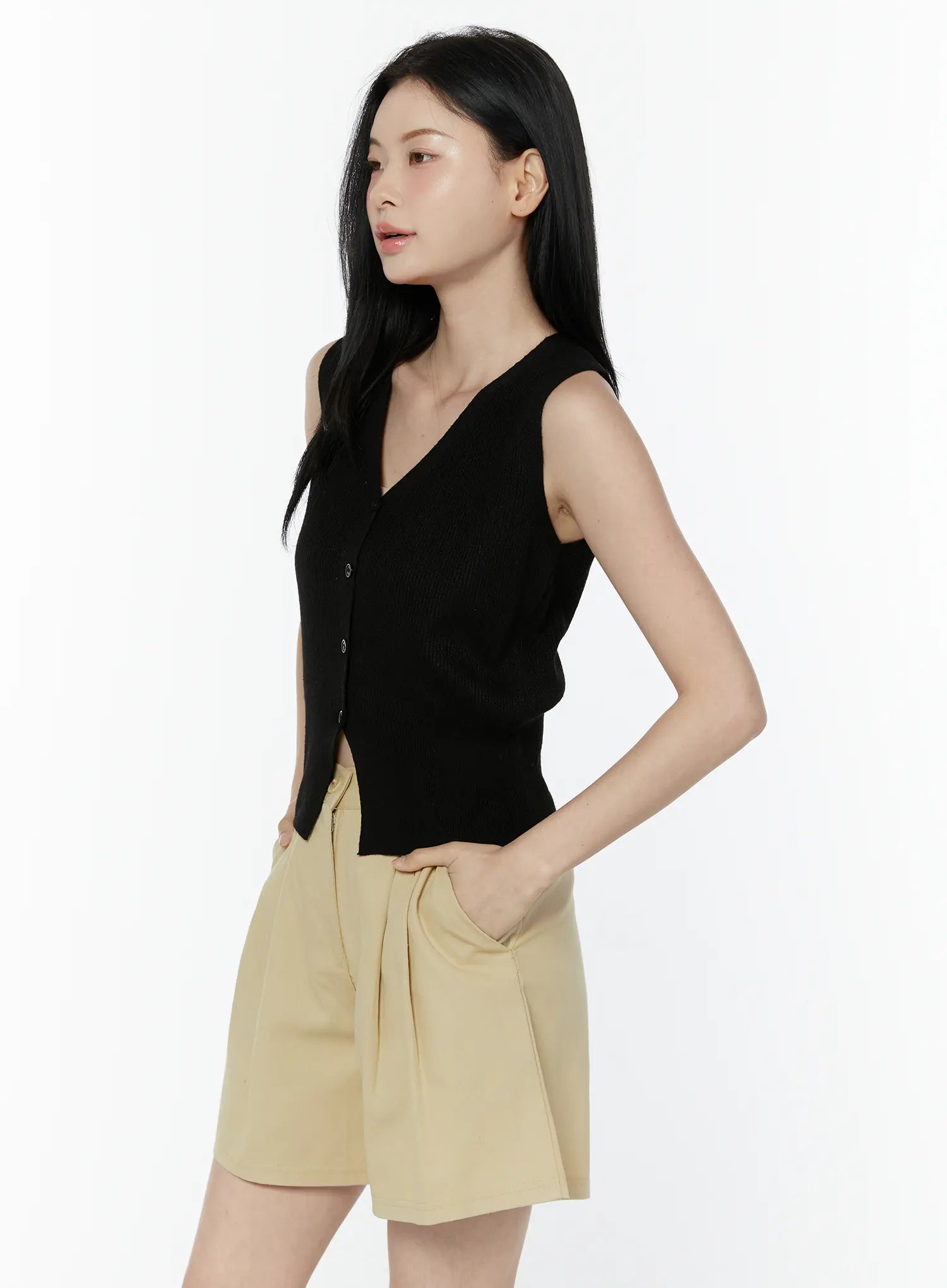 v-neck-ribbed-knit-vest-iu505 / Black