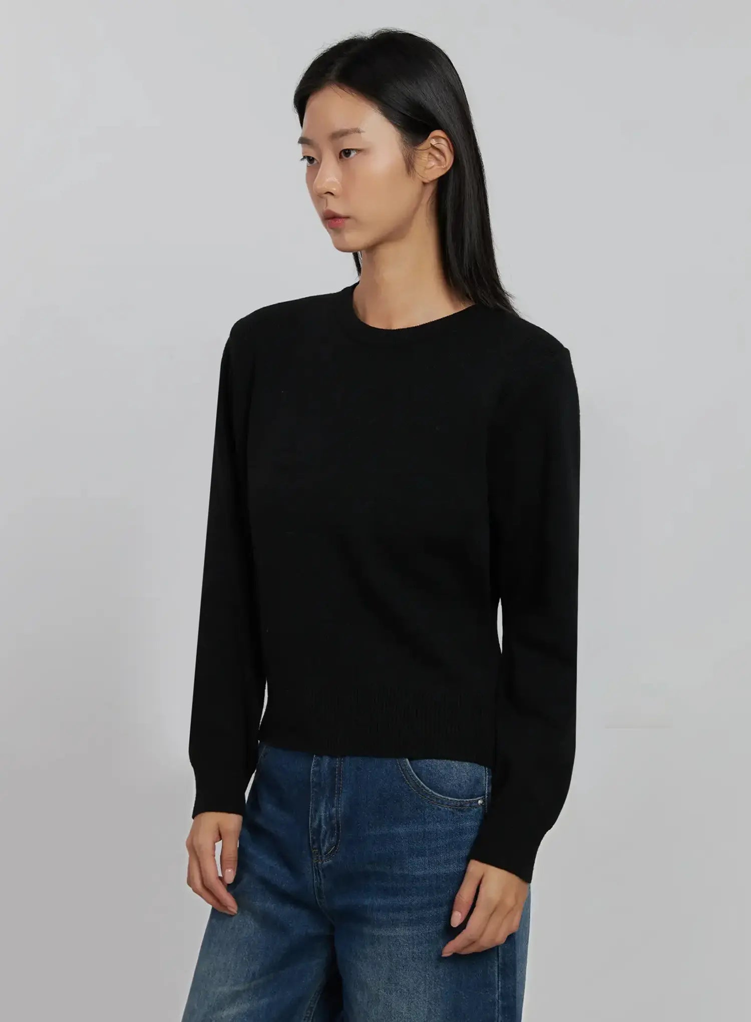 soft-round-neck-knit-top-ij508 / Black