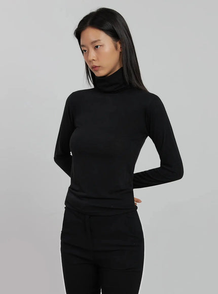 long-sleeve-slim-turtleneck-ij509 / Black