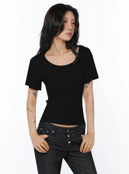 casual-round-neck-short-sleeve-top-iu508 / Black