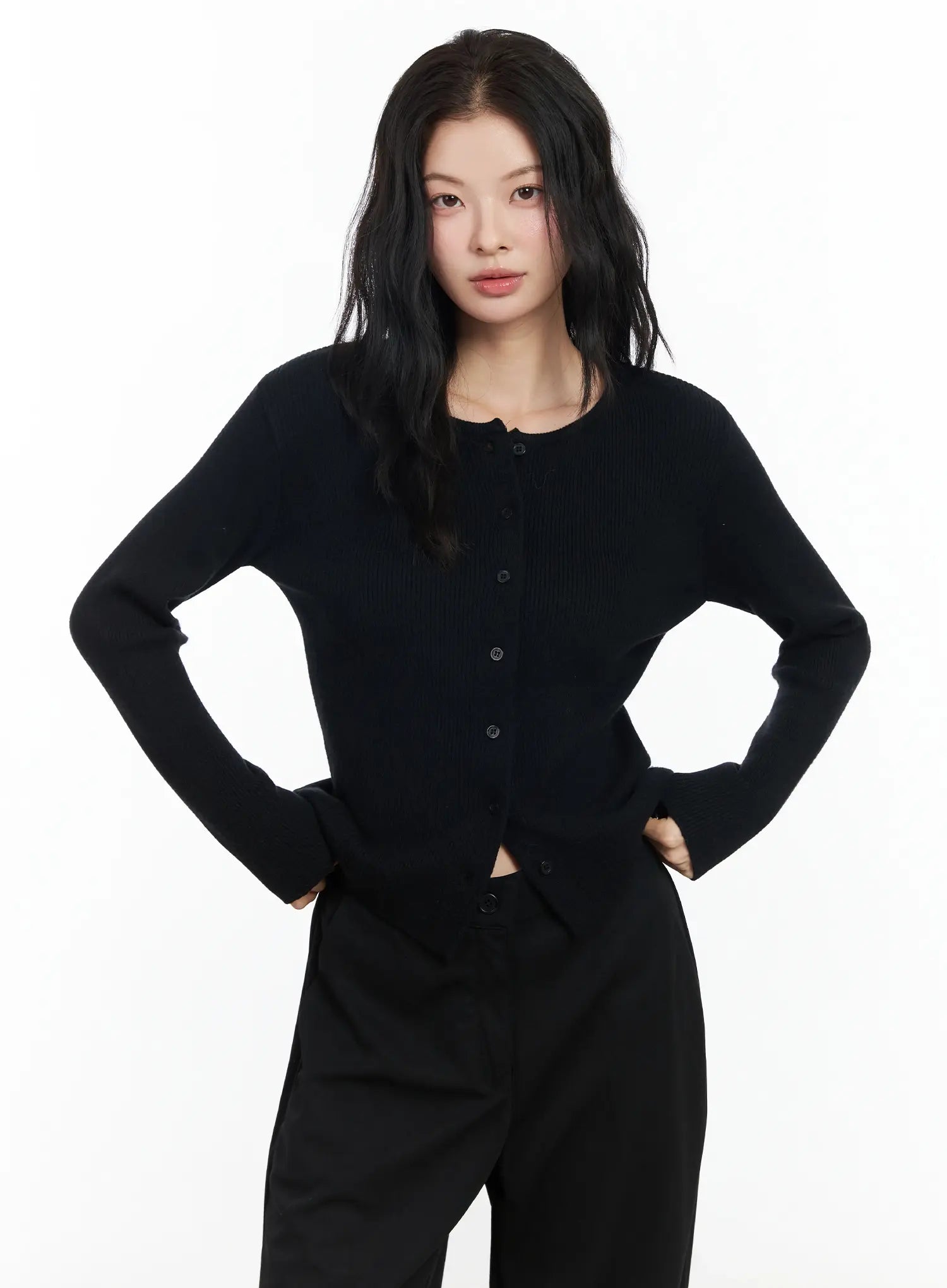 basic-slim-round-neck-cardigan-im524 / Black