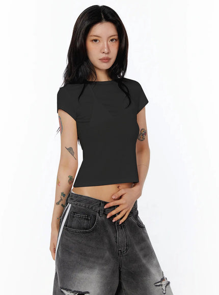 asymmetric-layered-crop-tee-iu509 / Black